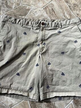 IZOD Saltwater Men's Embroidered Shorts in Beige Waist 42